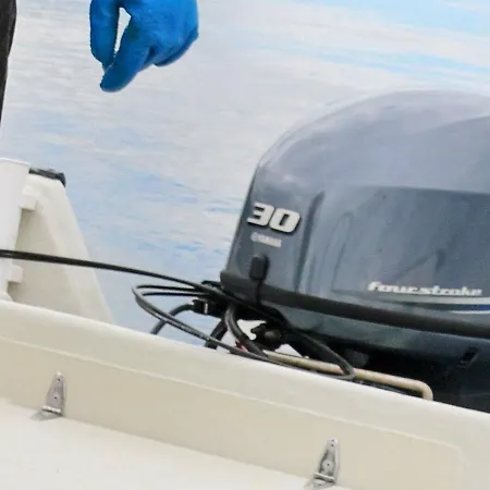 10 Person In Kaldfarnes Sifjord