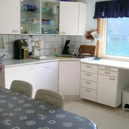 10 Person In Kaldfarnes *