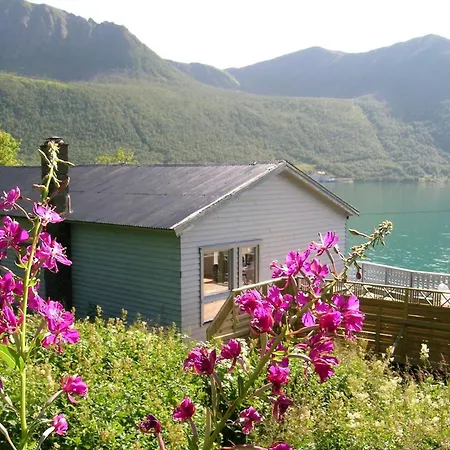10 Person In Kaldfarnes 度假居 Sifjord