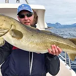 10 Person In Kaldfarnes Sifjord